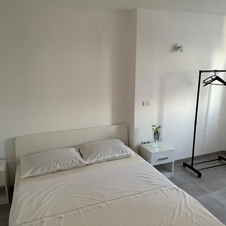 Apartments Josip Primosten Exterior photo